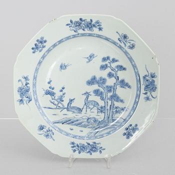 A set of 13 porcelain pieces, China, Qing dynasty, 18th century - early 20th century.