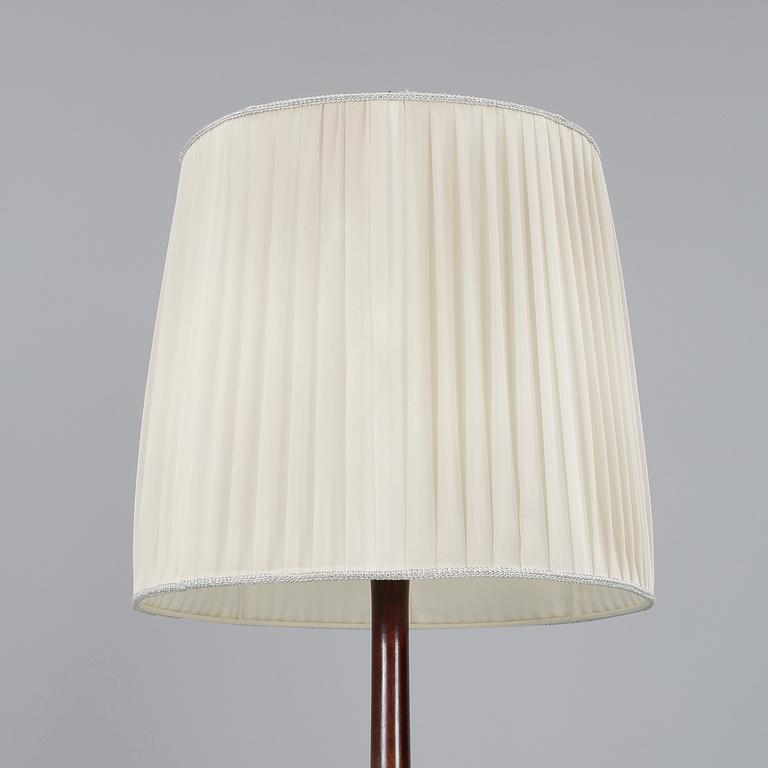 GOLVLAMPA, 1900-talets första hälft.