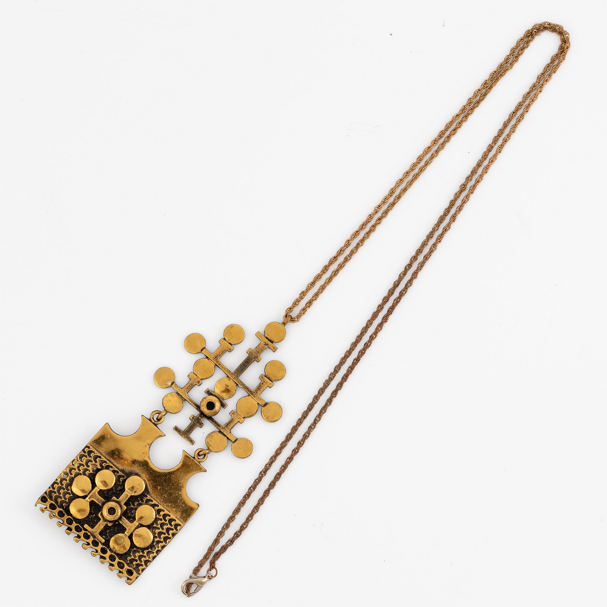 Pentti Sarpaneva, collier, brons.