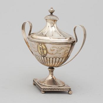 A silver sugar bowl by Johan Bergman Luleå, 1811.