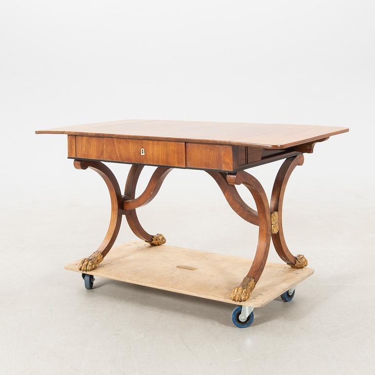 Drop-leaf table signed JA Åkerman's furniture factory Gothenburg Empire period 1810-20s.