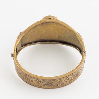 Brass and cameo bangle.