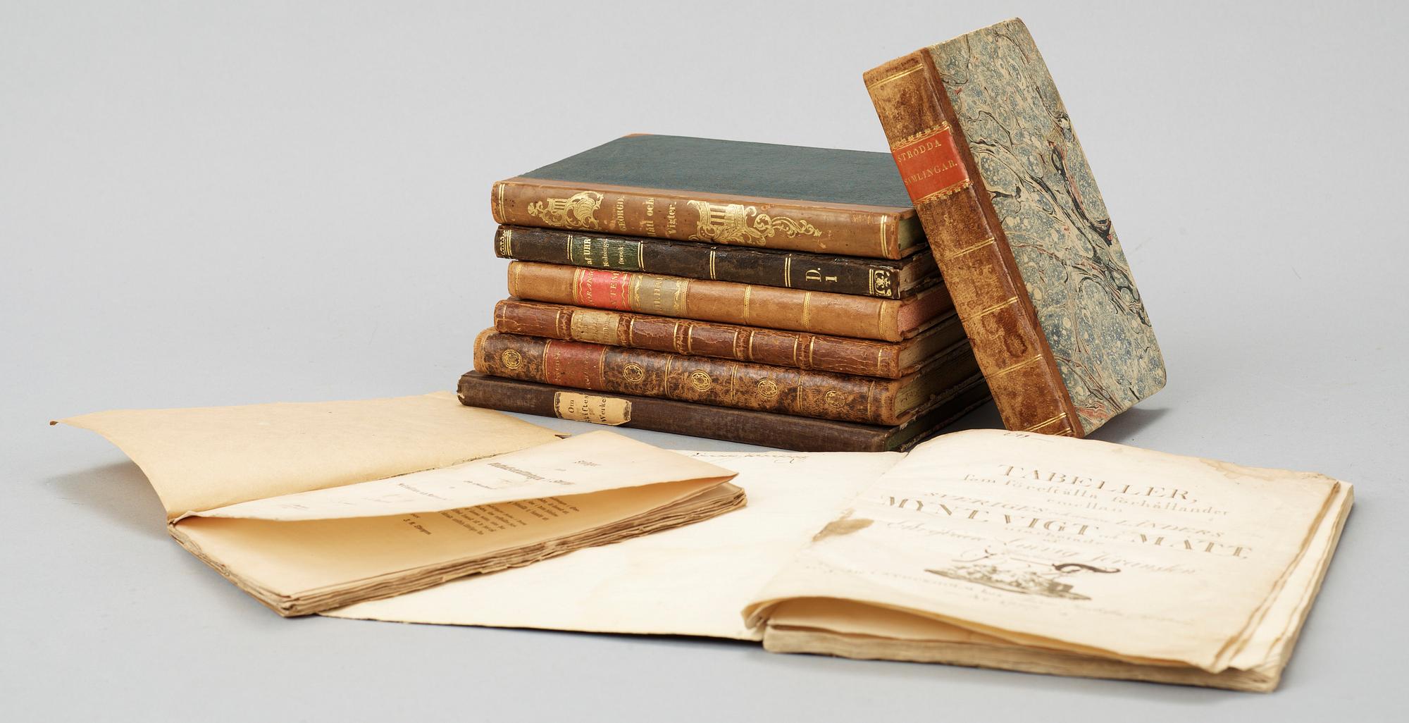 BOKPARTI, 11 vol, mest om ekonomi och hushållning, bla "Berättelse om Kolnings-försök åren 1811...." av CD af Uhr, Stockholm 1814.