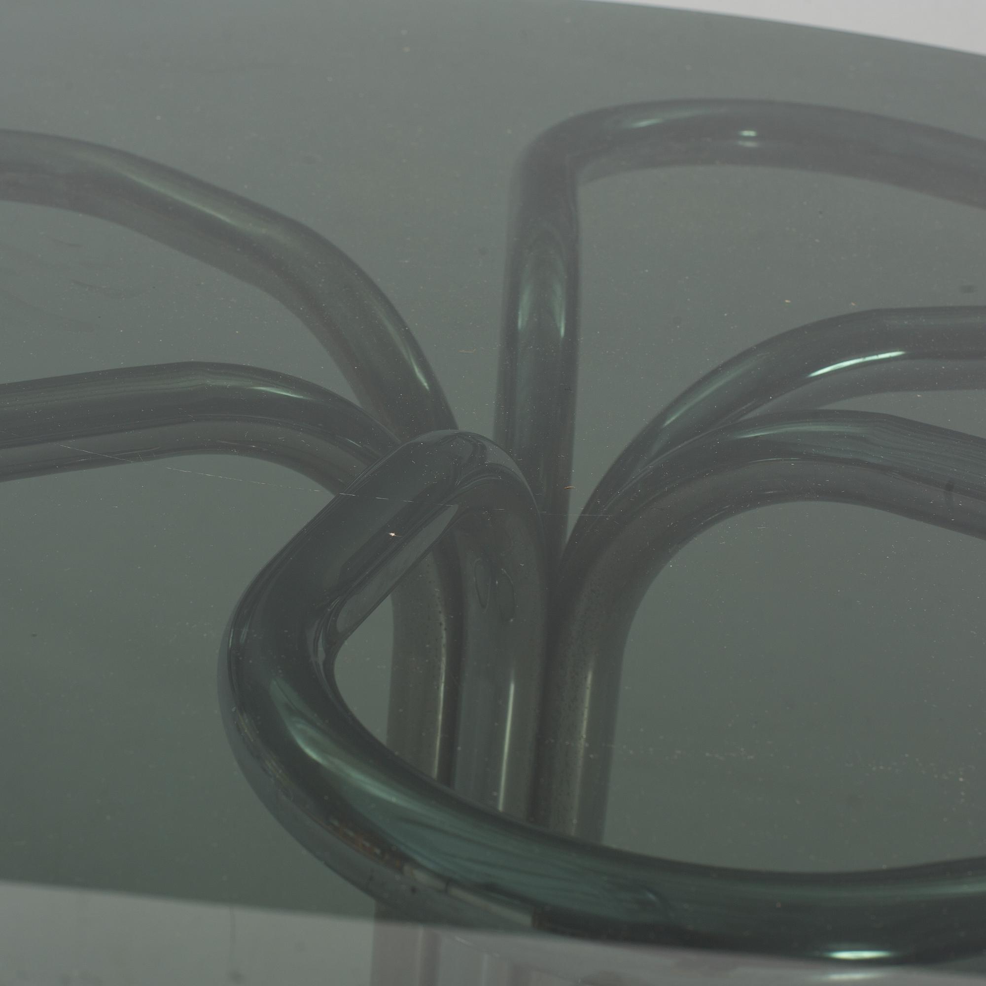 FOUR ITALIAN TECNOSALOTTO CHAIRS AND TABLE.