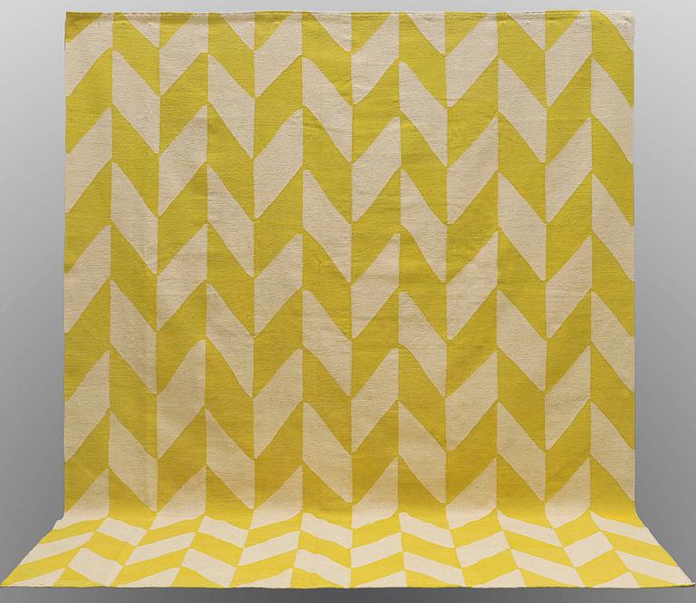A CARPET, flat weave, ca 339 x 268 cm.