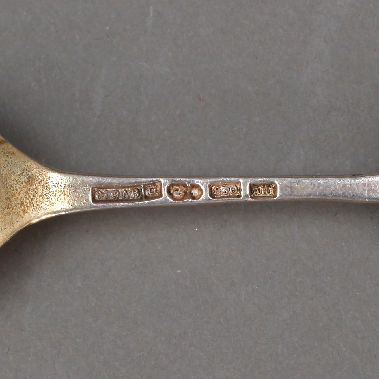 PARTI SILVER, ca 25 delar, bla England, 1800-1900-tal. Vikt ca 446 gram.