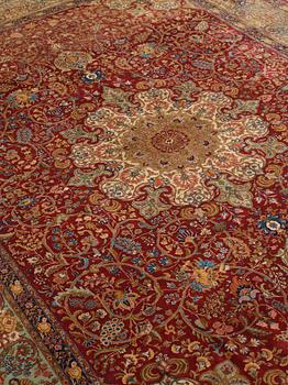 MATTO, a semi-antique Tabriz, ca 339 x 253,5 cm.