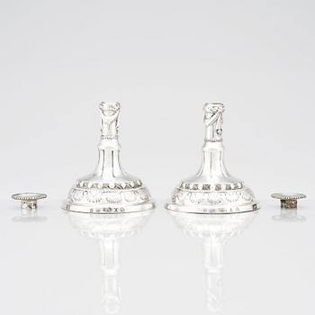 Sigismund Novisadi d.y, ljusstakar, silver, ett par, Karlskrona 1780. Gustavianska.