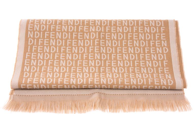 HALSDUK, Fendi.