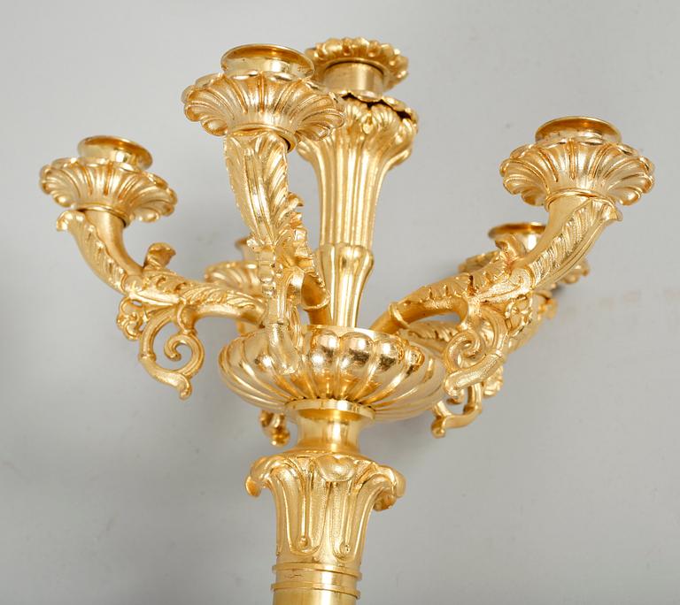 KANDELABRAR, 1 par, förgylld brons, senempire, 1800-tal.