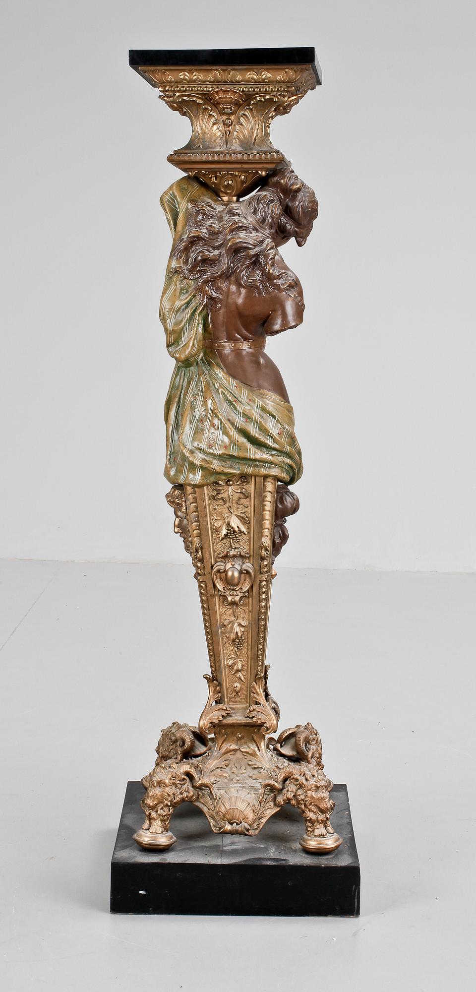 PIEDESTAL. 1800/1900-tal.