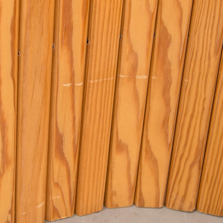 A mid-20th century screen for Artek, Finland. Circa 150x200 cm.