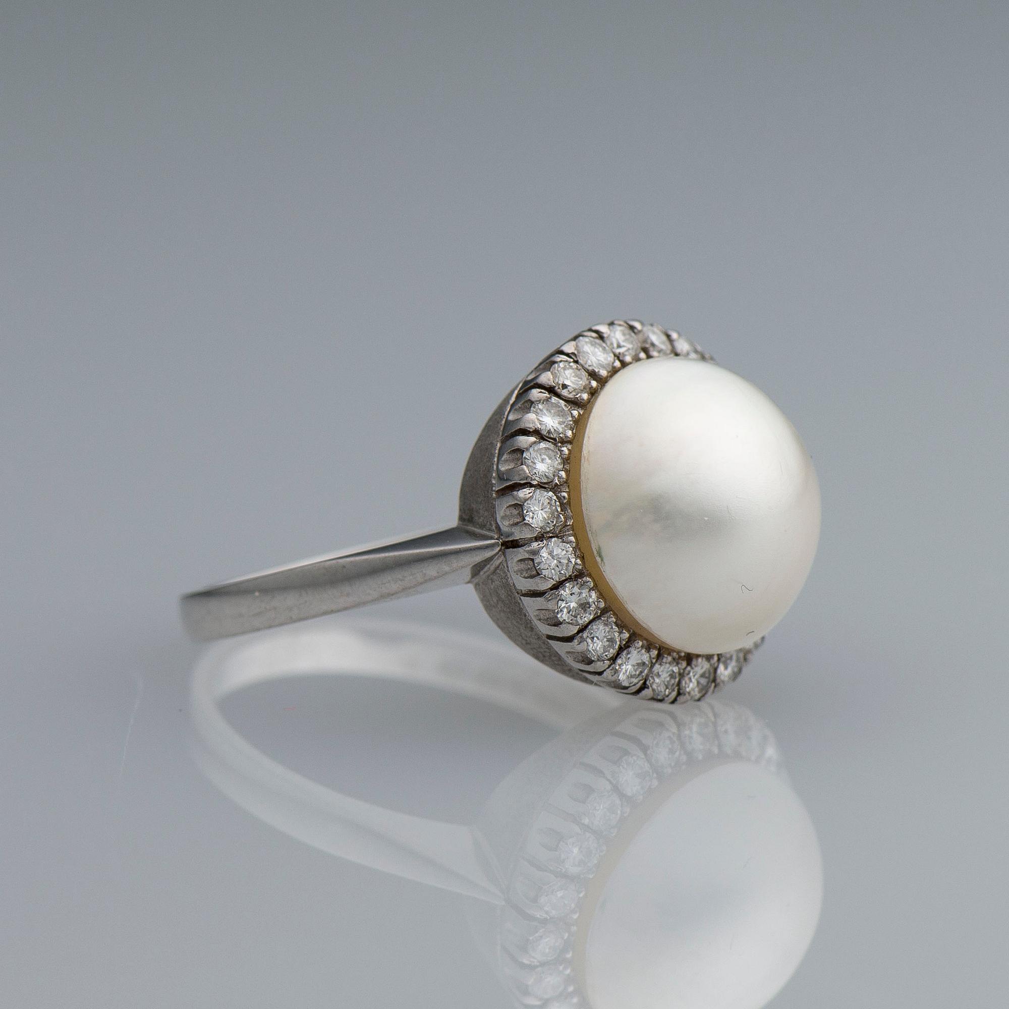 RING, mabepärla, briljantslipade diamanter, 18K vitguld.