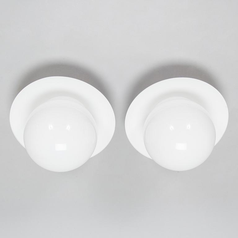 Paavo Tynell, a pair of mid-20th century outdoor  wall lamps for Idman Finland.