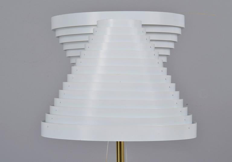Alvar Aalto, GOLVLAMPA A 810.
