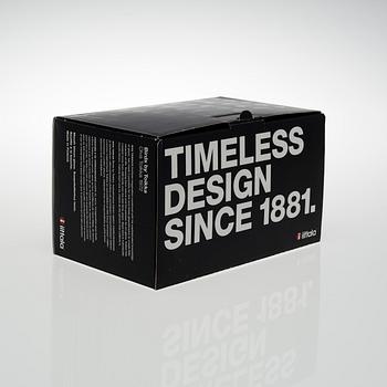 OIVA TOIKKA, BIRD. Waiter. Sign O. Toikka Nuutajärvi.