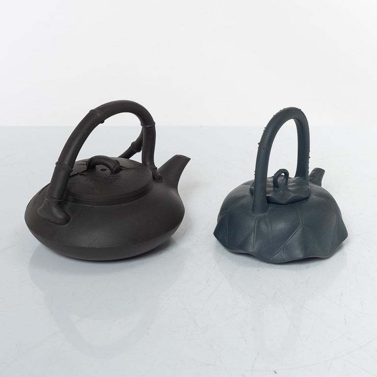 Two Chinese yixing ware teapots, 20th century.
