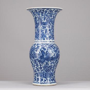 VAS, porslin, Kina, Kangxi-stil, 1800-tal.