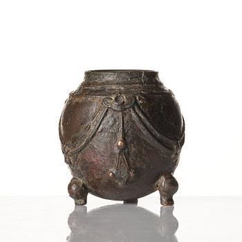 A tripod bronze censer, Yuan/Ming Dynasty.