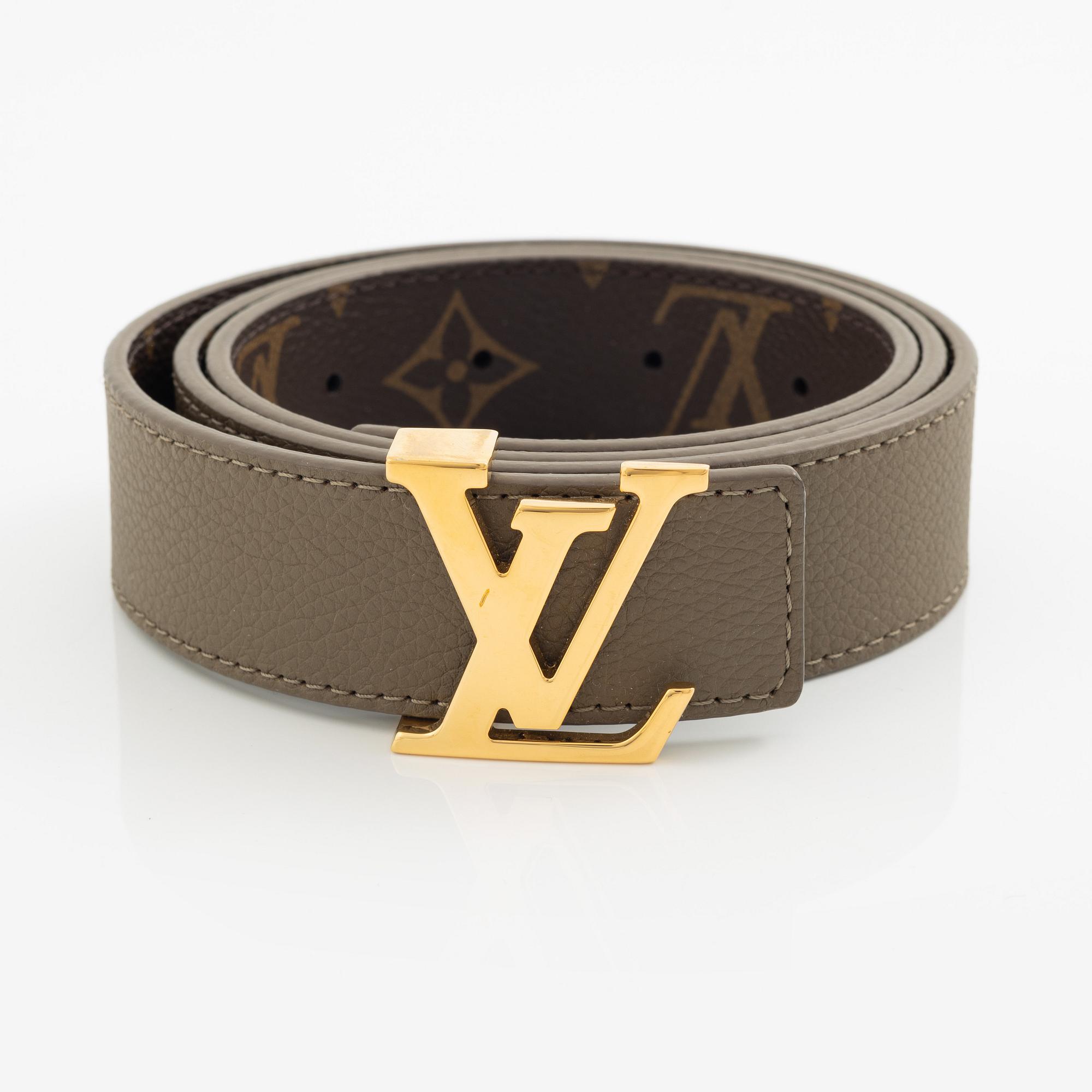 Louis Vuitton, Belt "LV Initials 30 mm reversible belt", size 80.