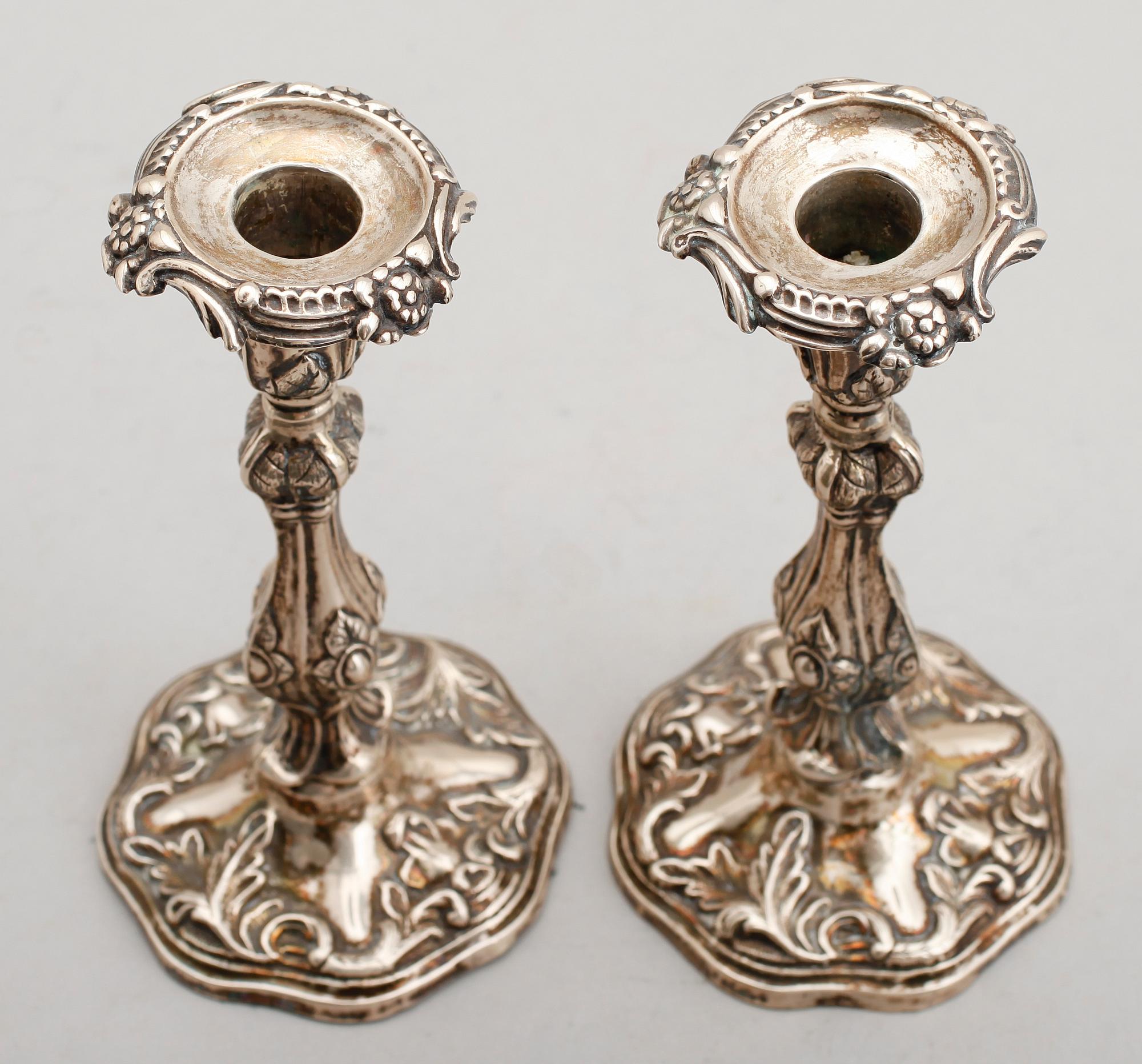 LJUSSTAKAR, 1 par, silver, rokokostil, svenska stämplar CH, 1855.