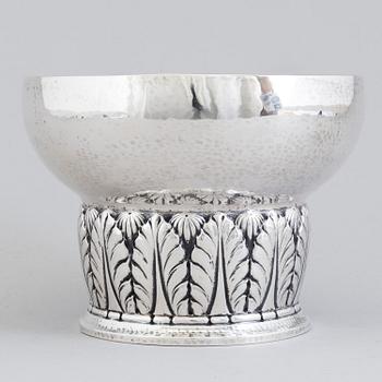 A Swedish Art Nouveau silver vase, maker's mark NL Dahlström & Co, Örebro 1920.