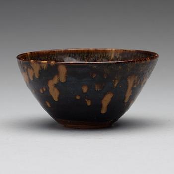 A Jizhou tortoiseshell-glazed bowl, Song dynasty (960-1279).