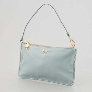 Prada, bag/clutch.