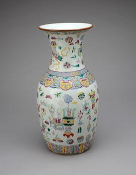 VAS, porslin, Kina, 1900-tal.