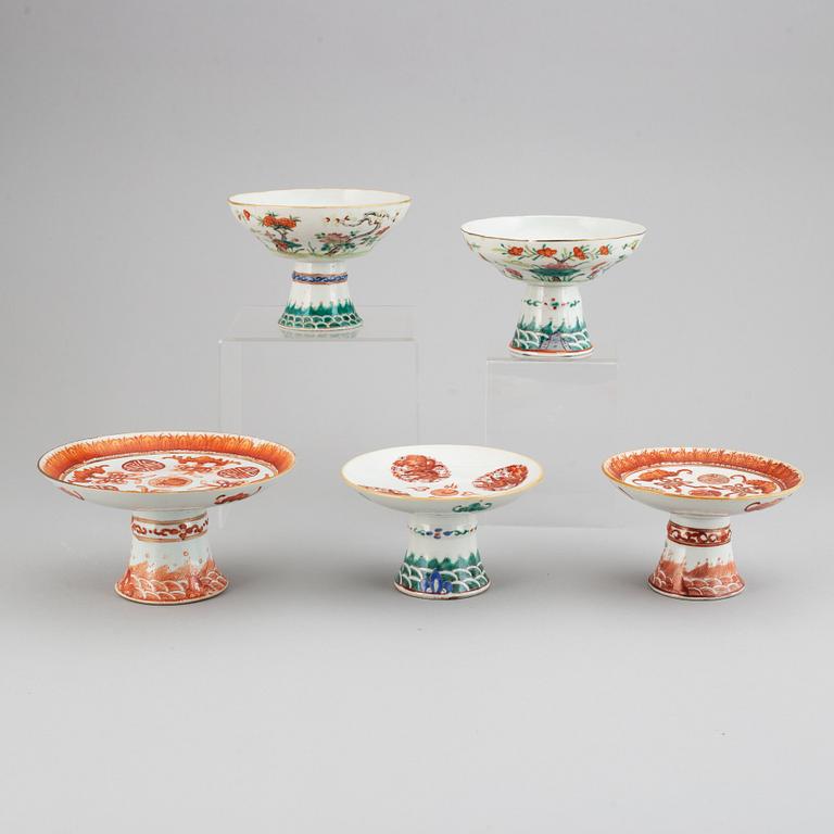 Five famille rose and iron red footed dishes, Qing dynasty, late 19th century.