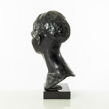 Gudmar Olovson, sculpture. Signed. Numbered. Foundry mark. Bronze, total height 50 cm, length 28 cm.