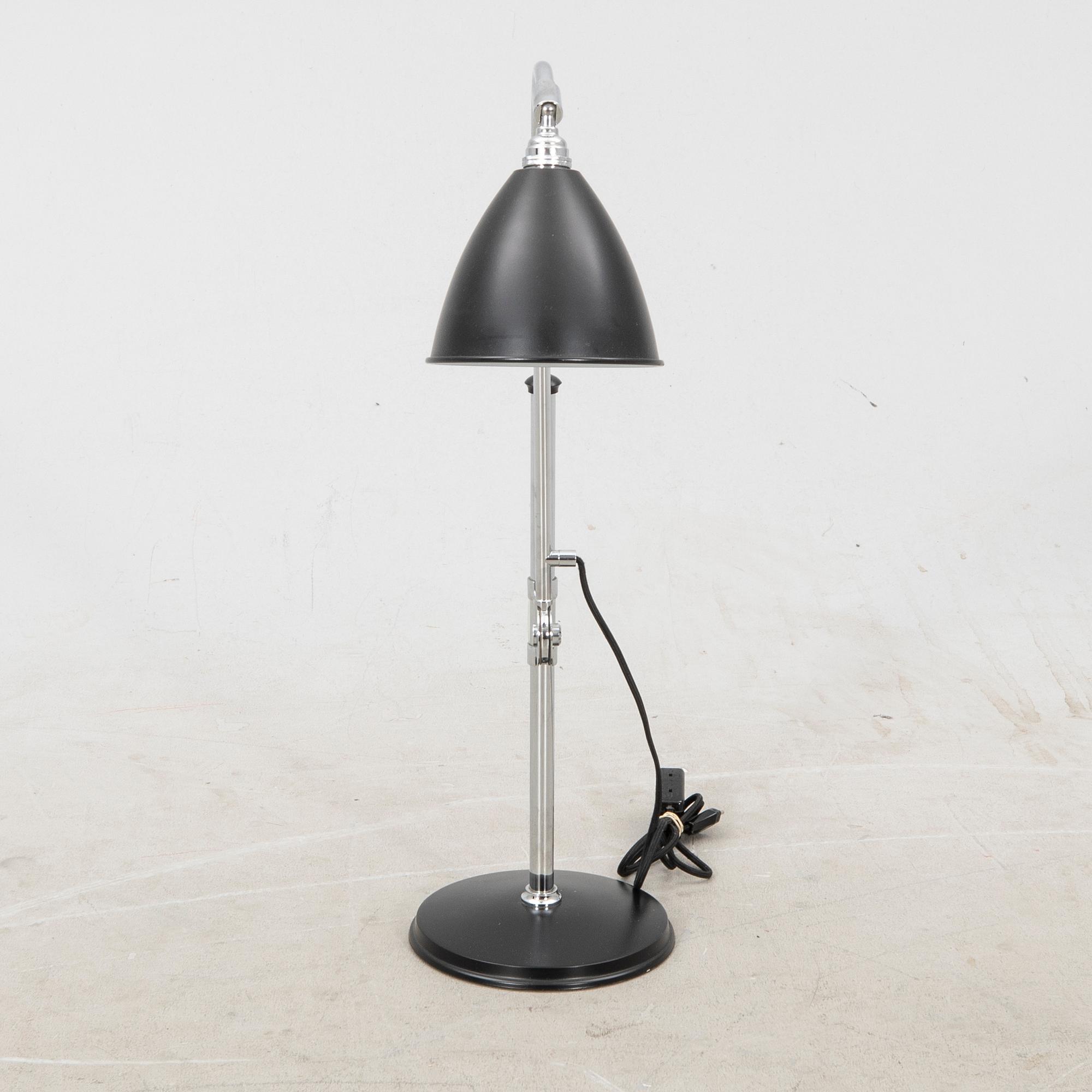 Robert Dudley Best, bordslampa, "BL3S", Bestlite, Gubi, Danmark 2000-tal.