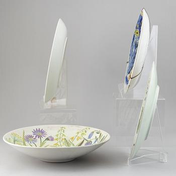RÖRSTRAND, a set of 4 stoneware dishes, Carl-Harry Stålhane, Oskar Dahl, Sylvia Leuchovius, Sweden mid 20th century.