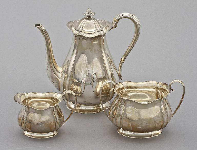 KAFFESERVIS, 3 delar, silver, Atkin Brothers, Sheffield, England, 1900-talets första kvartal. Vikt 1 080 g.