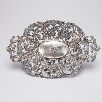 DEKORATIONSFAT, silver, Mellaneuropa, 1800-talets slut. Vikt 294 g.