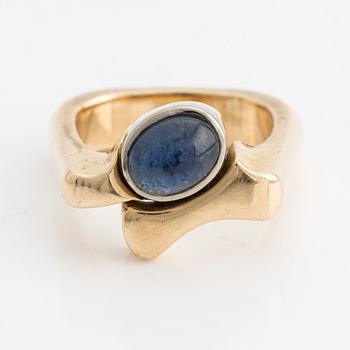 Ring, 18K gold with cabochon-cut sapphire, Rolf guldsmed, Uppsala,