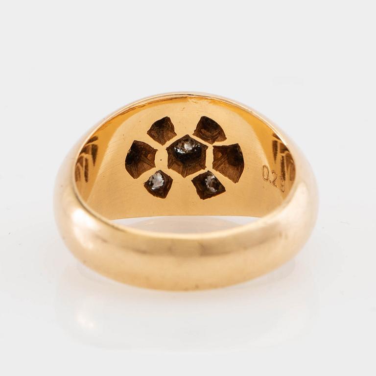 Ring, 18K gold set with round brilliant-cut diamonds.