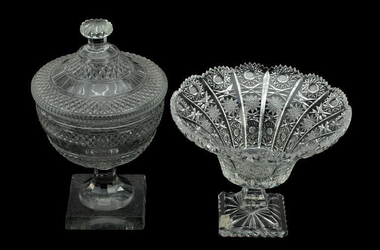 UPPSATSSKÅL med LOCK, slipat glas 1800-talets slut samt UPSATSSKÅL, märkt Lausitzer Glas, Tyskland sent 1900-tal.