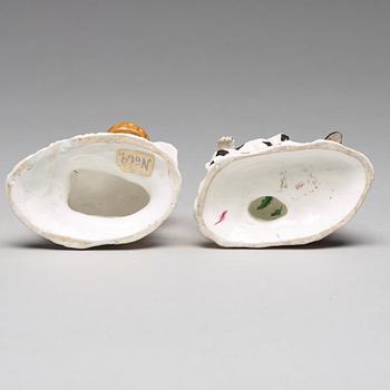 FIGURINER, två stycken, mjukt porslin. Marieberg, 1700-tal.