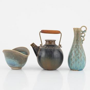 Stig Lindberg, a stoneware tea pot, bowl and pot, Gustavsberg Studio, Sweden, 1960-1966.