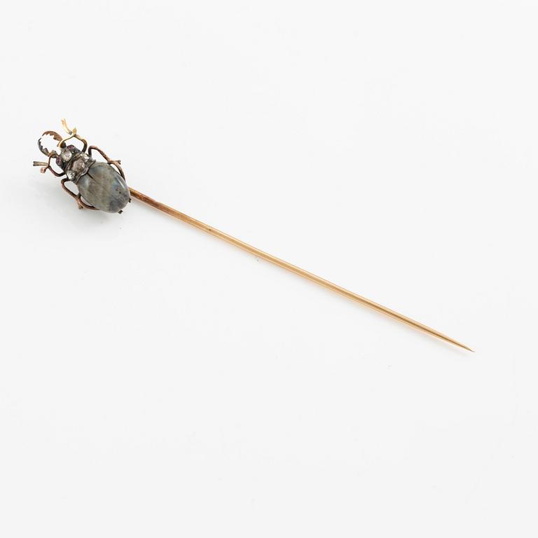 A brooch pin in the form of a beetle, 18K gold and silver with labradorite.