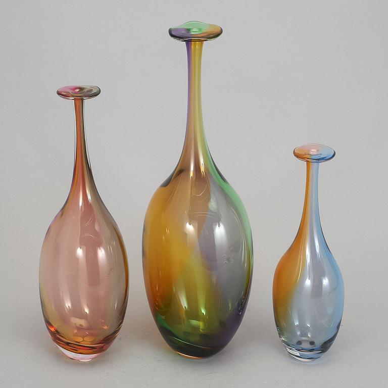 VASER, 3 st, glas, Kjell Engman, Kosta Boda. Ej signerade.