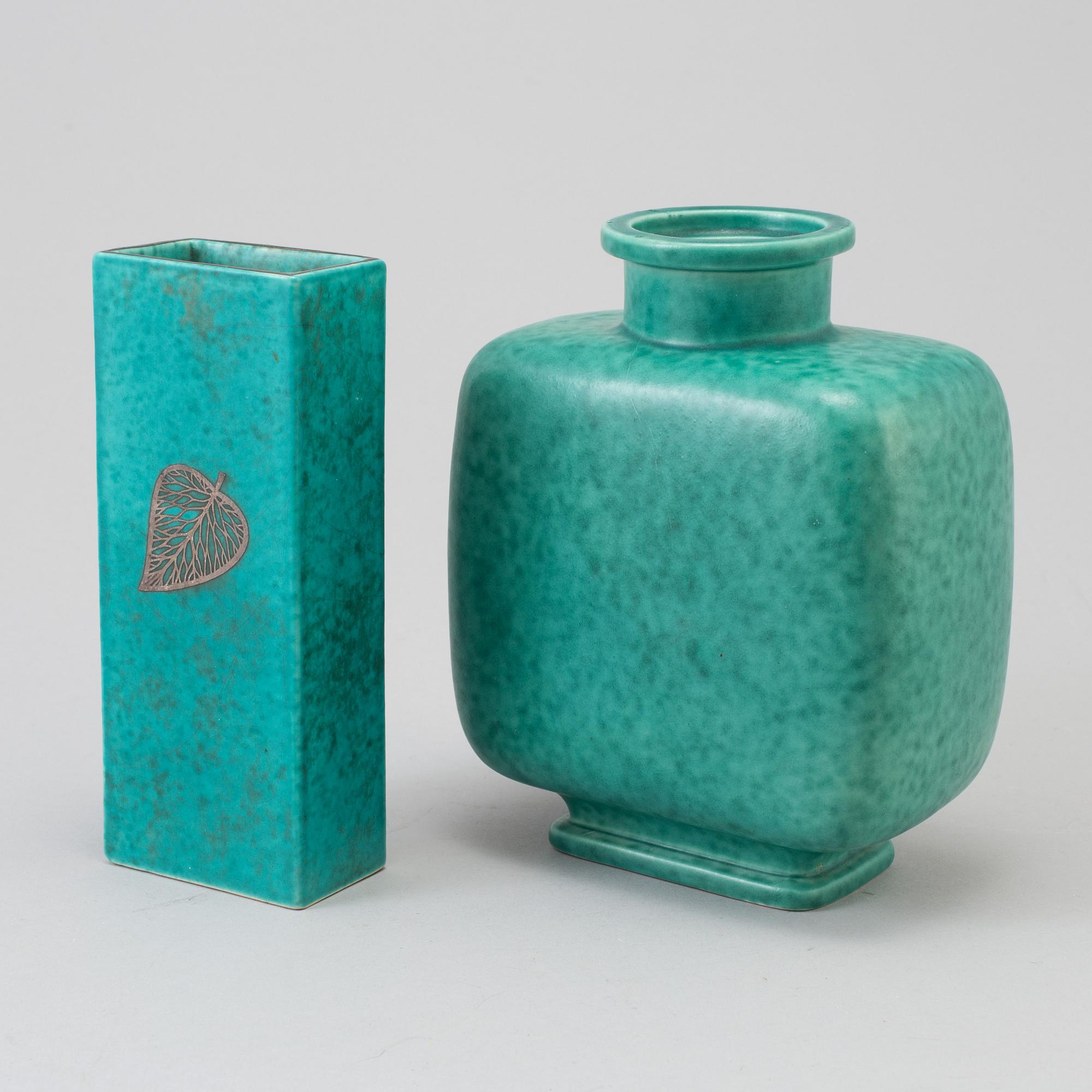 An 'Argenta' stoneware vase by Wilhelm Kåge for Gustavsberg, 1940's.