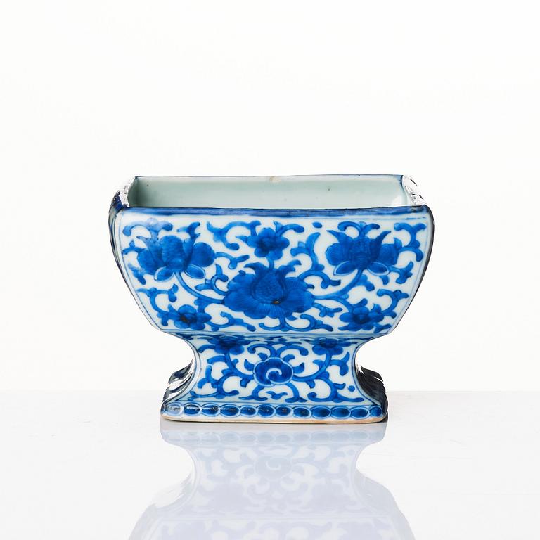 A blue and white bowl with a turtle, possibly 17th Century.