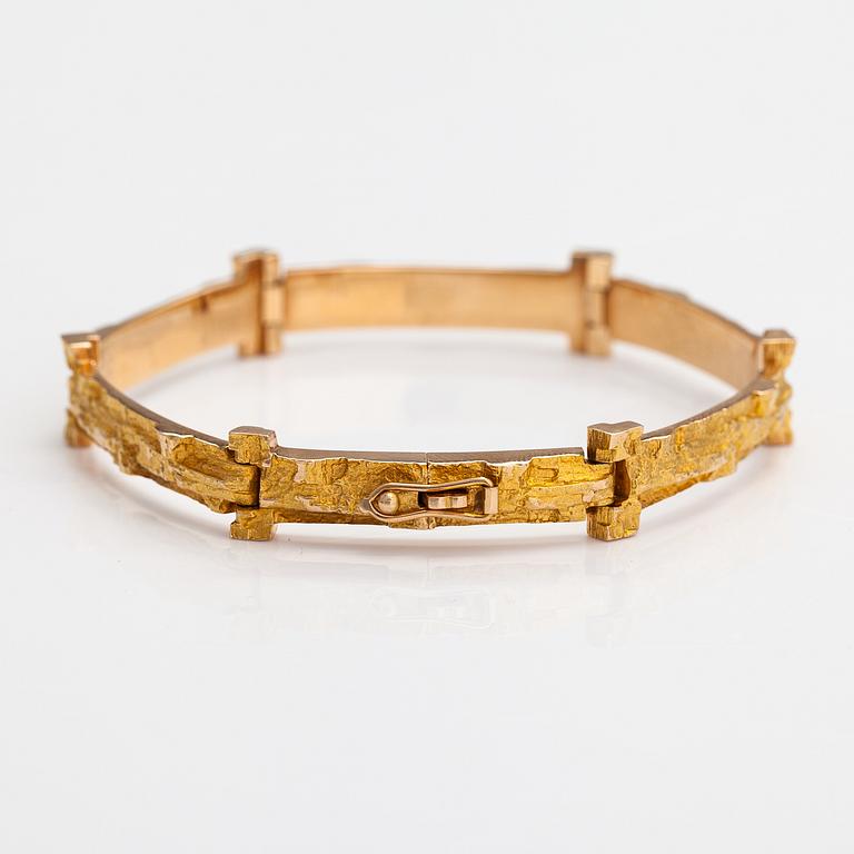 Björn Weckström, A 14K gold bracelet "Tundra". Lapponia 1973.