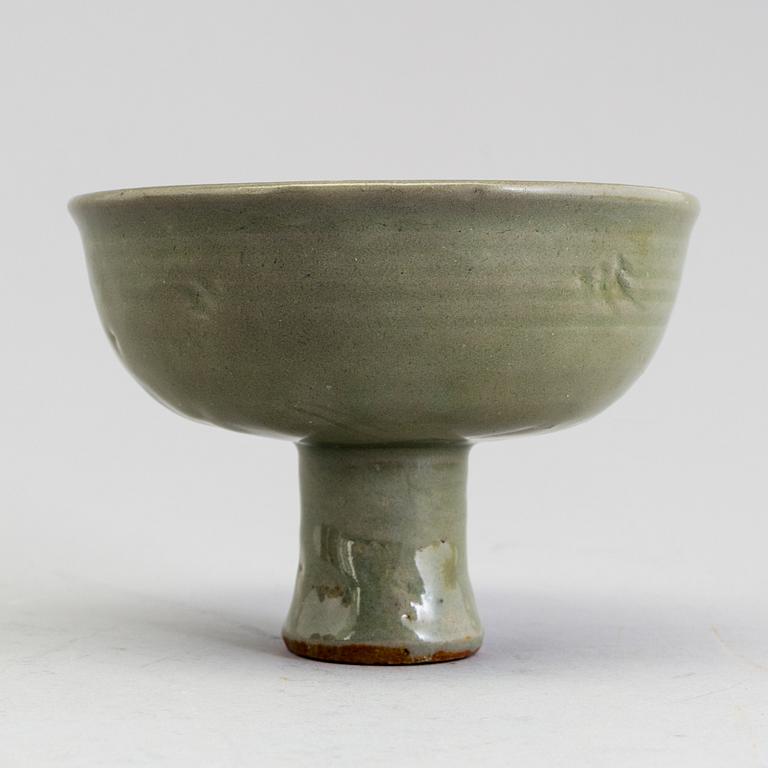 A celadon glazed stem cup, Ming dynasty (1368-1644).