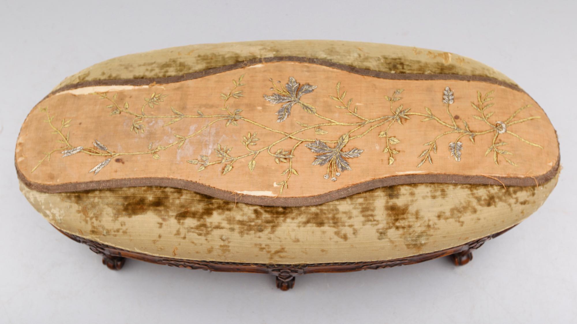 FOTPALL, rokokostil, 1800-tal.