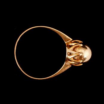 RING, 18 k guld. Vikt ca 2 gram.