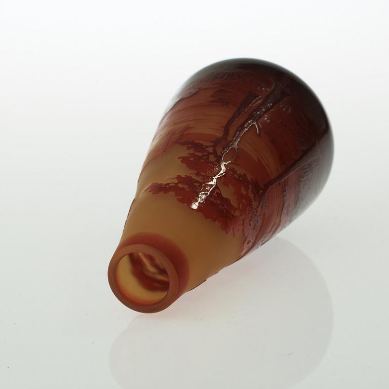 A d'Argental Art Nouveau cameo glass vase, France, early 20th century.