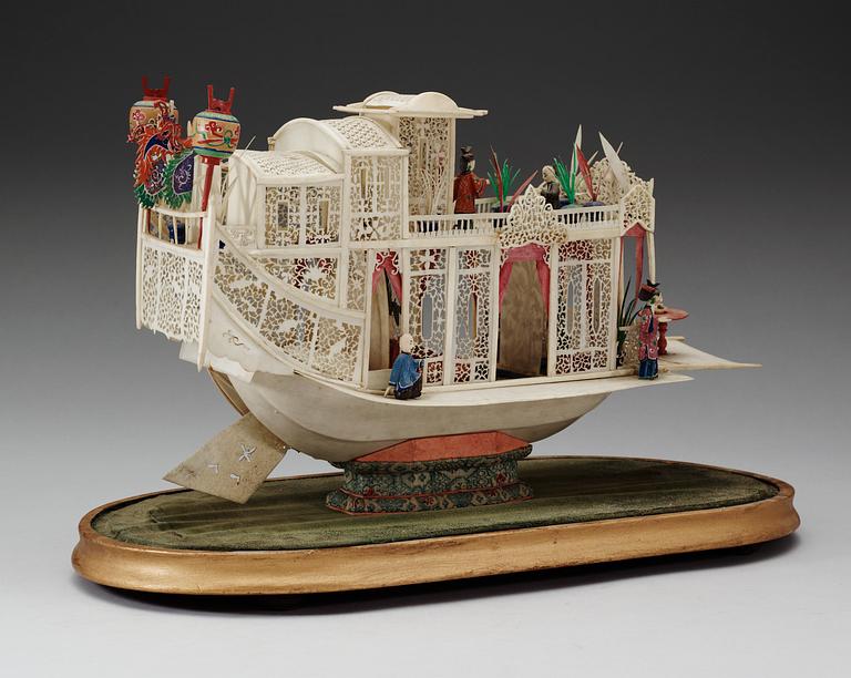 A bone and ivory model of a djonk, Qing dynasty, 19th Century.
